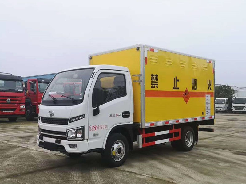爆破器材車